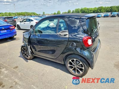 Drugie zdjęcie samochodu z przodu: 2017 SMART FORTWO VIN:WMEFJ5DA9HK194665 - miniatura