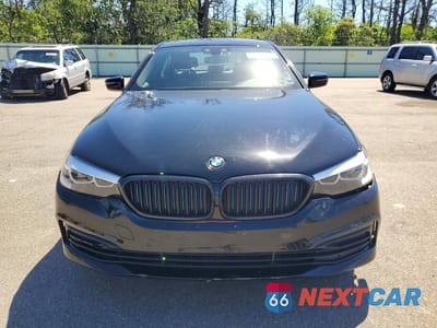 Piąte zdjęcie samochodu w środku: 2019 BMW 530E VIN:WBAJA9C58KB388466 - miniatura