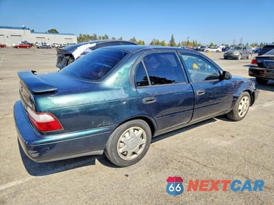 Trzecie zdjęcie samochodu z tyłu: 1997 TOYOTA COROLLA BASE VIN:1NXBA02E8VZ621027 - miniatura