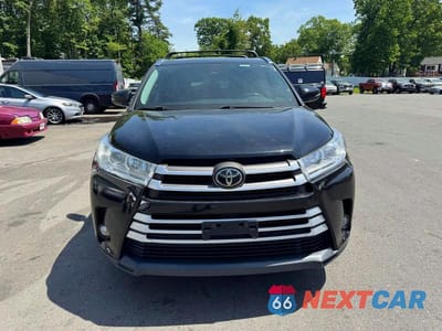 Zdjęcie 10 z 11 samochodu: 2019 TOYOTA HIGHLANDER XLE VIN:5TDJZRFH6KS934563 - miniatura