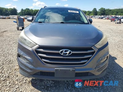 Piąte zdjęcie samochodu w środku: 2016 HYUNDAI TUCSON SE VIN:KM8J33A4XGU114519 - miniatura