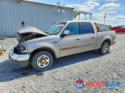 2002 FORD F150 SUPERCREW 1FTRW07682KE38675 - główne zdjęcie licytacji z USA - miniatura