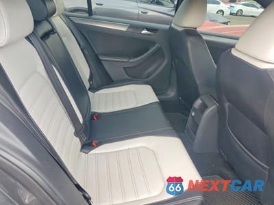 Zdjęcie 10 z 12 samochodu: 2016 VOLKSWAGEN JETTA SPORT VIN:3VWD17AJ3GM252148 - miniatura