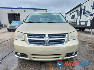 Piąte zdjęcie samochodu w środku: 2010 DODGE GRAND CARAVAN SXT VIN:2D4RN5D15AR483150 - miniatura