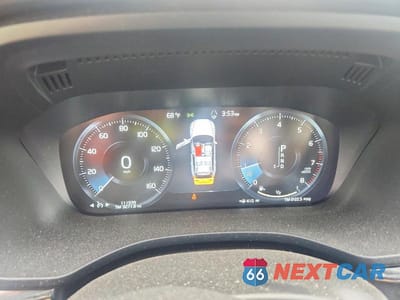 Zdjęcie 9 z 13 samochodu: 2019 VOLVO XC60 T5 VIN:LYV102RK0KB289777 - miniatura