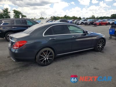 Trzecie zdjęcie samochodu z tyłu: 2015 MERCEDES-BENZ C 300 VIN:55SWF4JB5FU053477 - miniatura