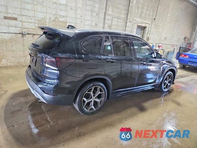 Trzecie zdjęcie samochodu z tyłu: 2016 BMW X1 XDRIVE28I VIN:WBXHT3C36GP884175 - miniatura