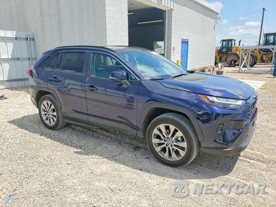 Czwarte zdjęcie samochodu z boku: 2025 TOYOTA RAV4 XLE PREMIUM VIN:2T3A1RFV2SW604964 - miniatura