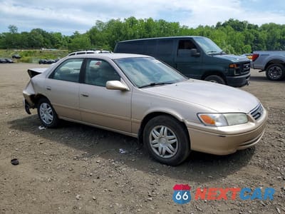 Czwarte zdjęcie samochodu z boku: 2001 TOYOTA CAMRY LE VIN:4T1BG22K01U851980 - miniatura