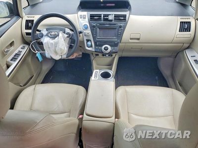 Zdjęcie 8 z 12 samochodu: 2012 TOYOTA PRIUS V TWO VIN:JTDZN3EU7C3032484 - miniatura