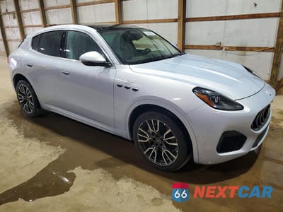 Czwarte zdjęcie samochodu z boku: 2023 MASERATI GRECALE GT VIN:ZN682AVA5P7429283 - miniatura