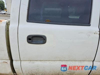Zdjęcie 10 z 12 samochodu: 2006 CHEVROLET SILVERADO C2500 HEAVY DUTY VIN:1GCHC23U16F136003 - miniatura