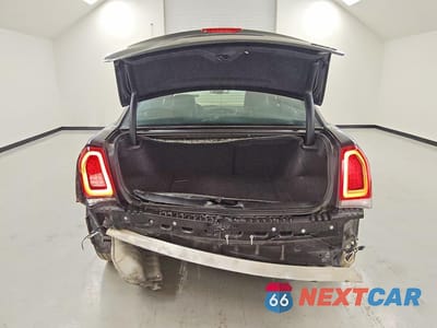Zdjęcie 6 z 12 samochodu: 2021 CHRYSLER 300 S VIN:2C3CCABG5MH523492 - miniatura