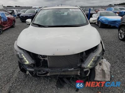 Piąte zdjęcie samochodu w środku: 2017 NISSAN ROGUE SPORT SL VIN:JN1BJ1CR2HW114244 - miniatura