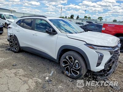 Czwarte zdjęcie samochodu z boku: 2025 CHEVROLET TRAX 2RS VIN:KL77LJEP5SC063577 - miniatura