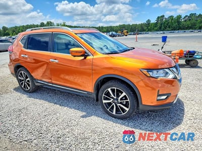 Czwarte zdjęcie samochodu z boku: 2019 NISSAN ROGUE SL VIN:5N1AT2MT7KC816633 - miniatura