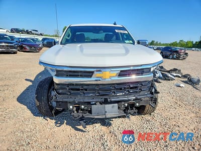 Piąte zdjęcie samochodu w środku: 2024 CHEVROLET SILVERADO K1500 LT-L VIN:1GCRDKEK3RZ390117 - miniatura