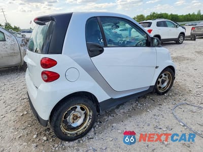 Trzecie zdjęcie samochodu z tyłu: 2014 SMART FORTWO PURE VIN:WMEEJ3BA4EK748306 - miniatura
