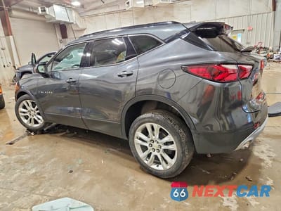 Drugie zdjęcie samochodu z przodu: 2019 CHEVROLET BLAZER 3LT VIN:3GNKBHRS1KS689331 - miniatura