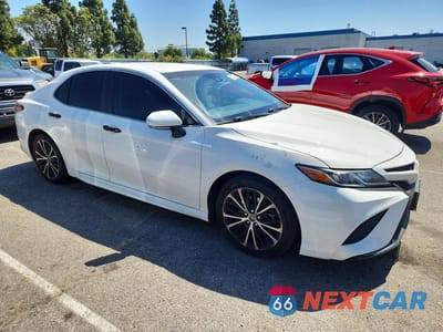 Czwarte zdjęcie samochodu z boku: 2018 TOYOTA CAMRY SE VIN:JTNB11HK7J3072424 - miniatura