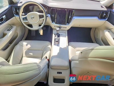 Zdjęcie 8 z 12 samochodu: 2020 VOLVO V60 CROSS COUNTRY T5 MOMENTUM VIN:YV4102WK0L1041863 - miniatura
