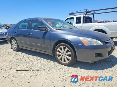 Czwarte zdjęcie samochodu z boku: 2007 HONDA ACCORD EX VIN:1HGCM66897A012879 - miniatura