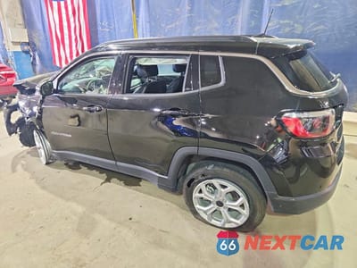 Drugie zdjęcie samochodu z przodu: 2025 JEEP COMPASS LATITUDE VIN:3C4NJDBN0ST597532 - miniatura