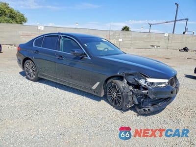 Czwarte zdjęcie samochodu z boku: 2019 BMW 530 I VIN:WBAJA5C52KBX86457 - miniatura