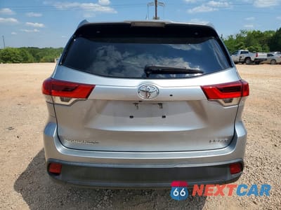 Zdjęcie 6 z 14 samochodu: 2018 TOYOTA HIGHLANDER LE PLUS VIN:5TDBZRFH4JS878769 - miniatura