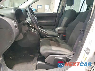 Zdjęcie 7 z 13 samochodu: 2011 JEEP COMPASS SPORT VIN:1J4NF1FBXBD278624 - miniatura