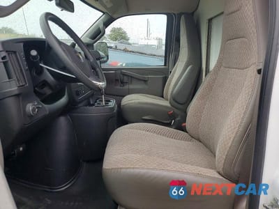 Zdjęcie 7 z 13 samochodu: 2019 CHEVROLET EXPRESS BOX TRUCK VIN:1GB0GRFG4K1171131 - miniatura
