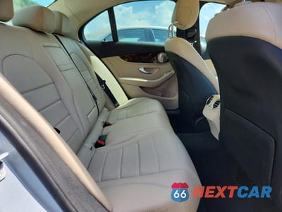 Zdjęcie 10 z 12 samochodu: 2015 MERCEDES-BENZ C 300 4MATIC VIN:55SWF4KB9FU063329 - miniatura