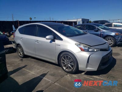 Czwarte zdjęcie samochodu z boku: 2015 TOYOTA PRIUS V FIVE VIN:JTDZN3EU6FJ039913 - miniatura