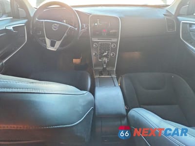 Zdjęcie 8 z 13 samochodu: 2016 VOLVO XC60 T5 VIN:YV440MDJ2G2811225 - miniatura