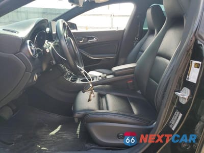 Zdjęcie 7 z 12 samochodu: 2018 MERCEDES-BENZ CLA 250 VIN:WDDSJ4EB4JN562677 - miniatura