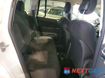 Zdjęcie 11 z 13 samochodu: 2011 JEEP COMPASS SPORT VIN:1J4NF1FBXBD278624 - miniatura
