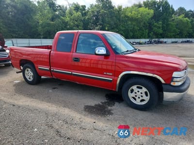 Czwarte zdjęcie samochodu z boku: 2000 CHEVROLET SILVERADO C1500 VIN:2GCEC19V8Y1201940 - miniatura