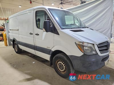 Czwarte zdjęcie samochodu z boku: 2015 MERCEDES-BENZ SPRINTER 2500 VIN:WD3PE7DC5F5950941 - miniatura