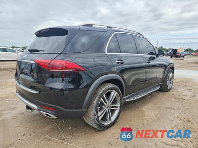 Trzecie zdjęcie samochodu z tyłu: 2020 MERCEDES-BENZ GLE 350 VIN:4JGFB4JE9LA103336 - miniatura