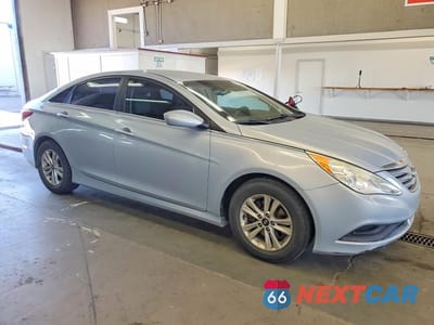 Czwarte zdjęcie samochodu z boku: 2014 HYUNDAI SONATA GLS VIN:5NPEB4AC1EH906930 - miniatura
