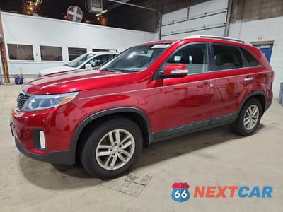 2015 KIA SORENTO LX 5XYKT3A65FG640101 - główne zdjęcie licytacji z USA - miniatura