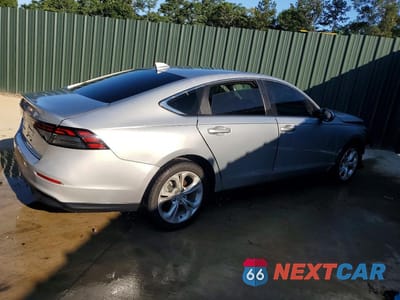 Trzecie zdjęcie samochodu z tyłu: 2024 HONDA ACCORD LX VIN:1HGCY1F27RA021179 - miniatura