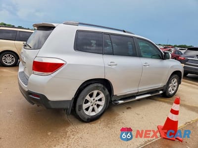 Trzecie zdjęcie samochodu z tyłu: 2012 TOYOTA HIGHLANDER SE VIN:5TDZK3EH1CS070187 - miniatura