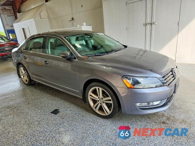 Czwarte zdjęcie samochodu z boku: 2015 VOLKSWAGEN PASSAT SEL VIN:1VWCV7A36FC087231 - miniatura