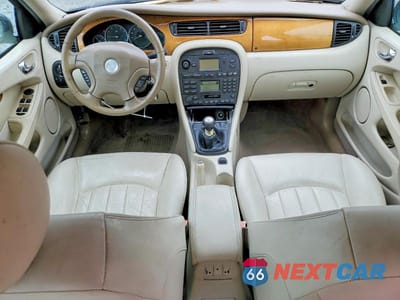 Zdjęcie 8 z 12 samochodu: 2002 JAGUAR X-TYPE 2.5 VIN:SAJEB51D02XC77633 - miniatura