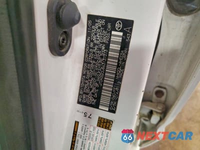 Zdjęcie 12 z 12 samochodu: 2006 TOYOTA PRIUS BASE VIN:JTDKB20U863137373 - miniatura
