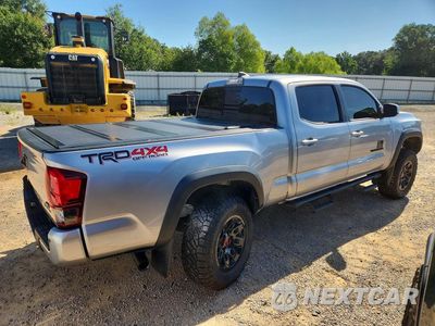 Trzecie zdjęcie samochodu z tyłu: 2019 TOYOTA TACOMA TRD OFF-ROAD VIN:3TMDZ5BN0KM077027 - miniatura