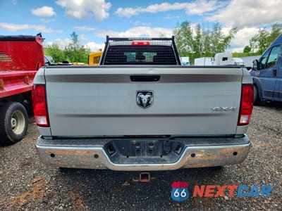 Zdjęcie 6 z 13 samochodu: 2017 RAM 3500 VIN:3C63RRGL1HG736886 - miniatura