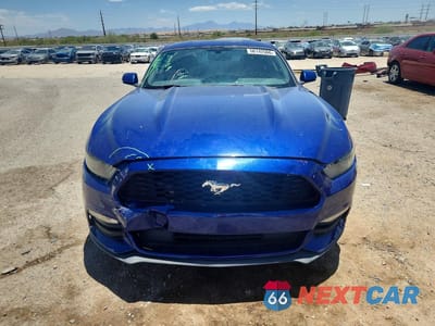 Piąte zdjęcie samochodu w środku: 2016 FORD MUSTANG VIN:1FA6P8AM6G5221286 - miniatura