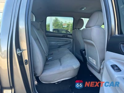 Zdjęcie 6 z 12 samochodu: 2014 TOYOTA TACOMA DOUBLE CAB VIN:3TMLU4EN3EM143316 - miniatura